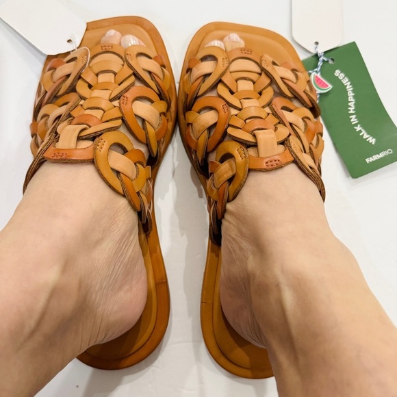 Farm Rio leather circles flats *MIS-matched sizes* - Picture 4 of 9